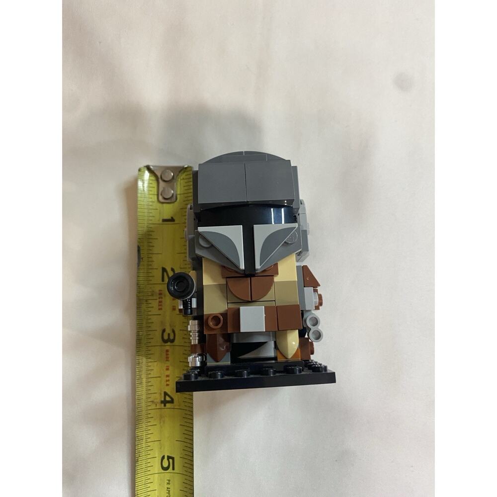 LEGO Star Wars BrickHeadz 75317 The Mandalorian Figure Assembled w/ Accessories - Picture 13 of 15